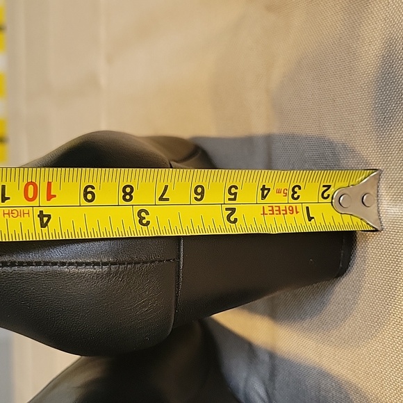 Cole Haan Grand.øs Black Leather Wedge 2.5" mid heels, size 8.5 - Picture 6 of 6